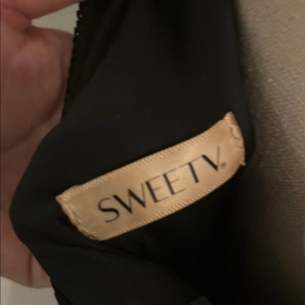 Elegant Black Fringe Midi Dress - Picture 5 of 8